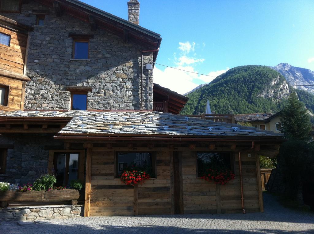 Bed and Breakfast Les Trompeurs Chez Odette Cogne Zewnętrze zdjęcie