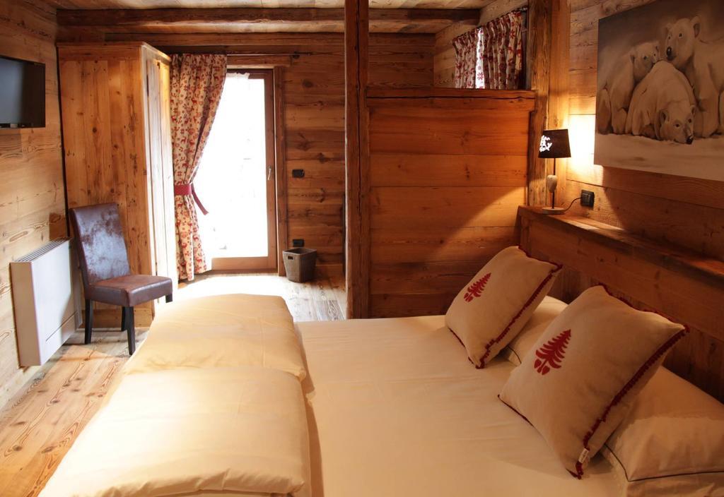 Bed and Breakfast Les Trompeurs Chez Odette Cogne Pokój zdjęcie